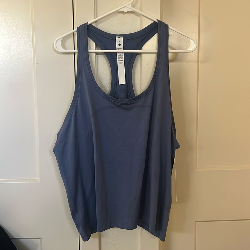 Swiftly Tech Racerback Tank Top 2.0
Waist Length